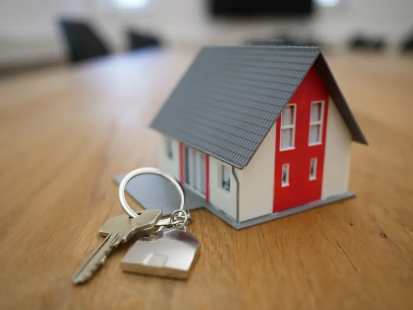 1031 exchange news real estate investment property keys and contract on desk
