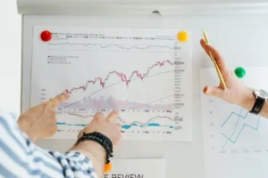 Annuities explained: a visual comparison of fixed, variable, and indexed annuity types.